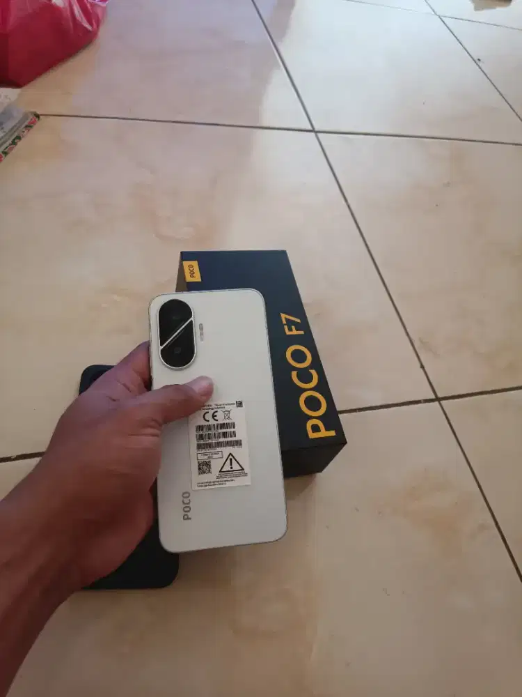 Poco f7 white ram 12/512