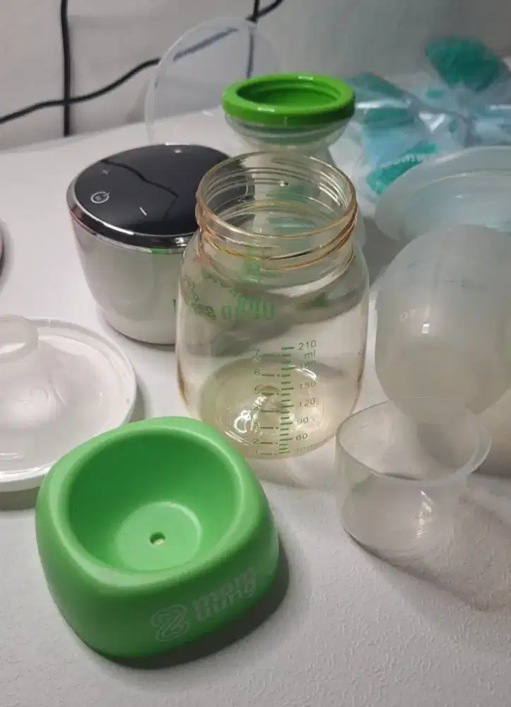 PRELOVED Perangkat Breastpump by Mom Uung