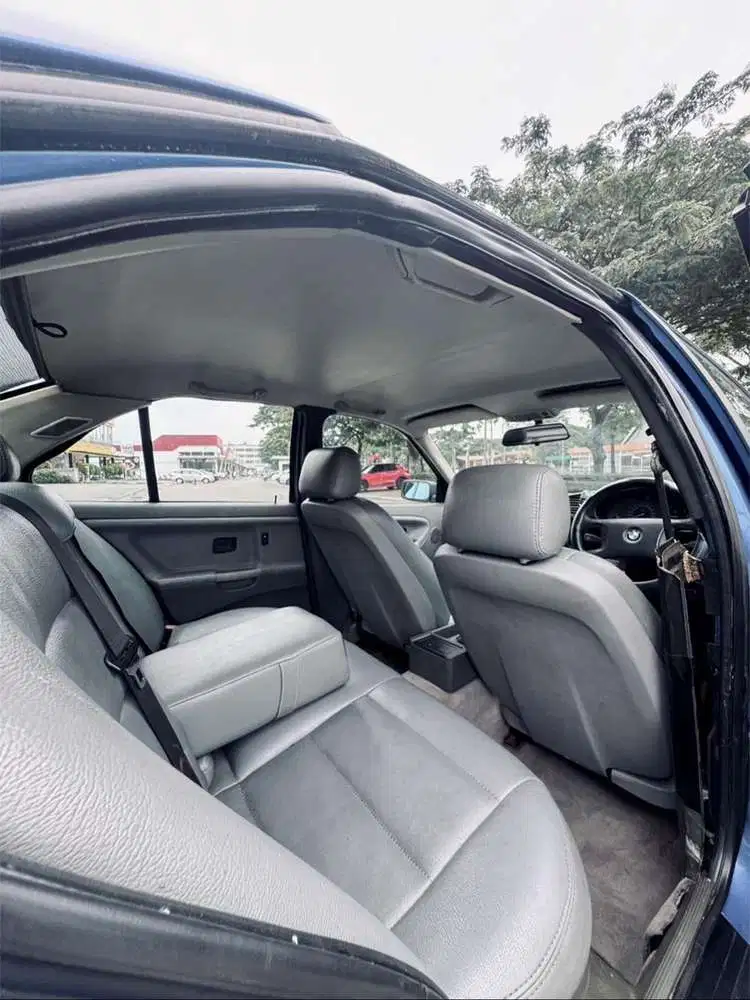 BMW 320i 1996 Bensin