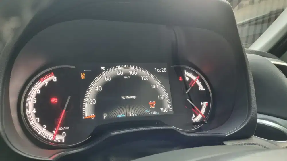 UNDER MARKET Toyota Voxy 2025 LOW KM