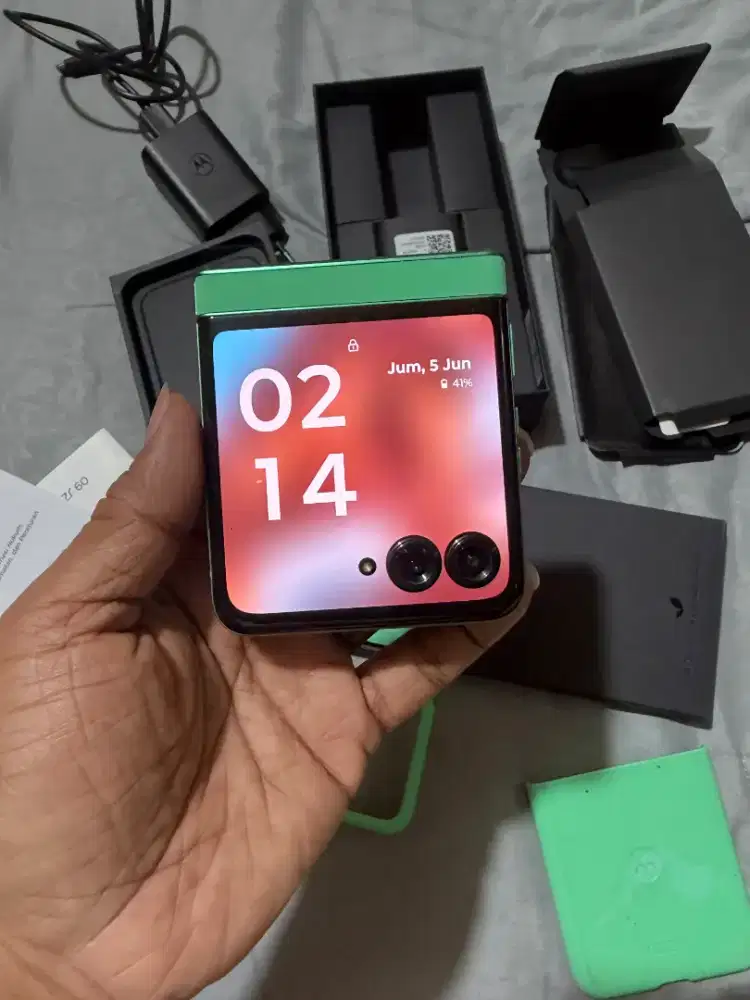 Motorola RAZR60 8+257 GB garansi resmi