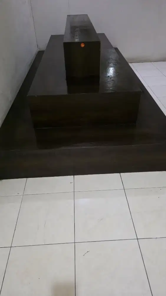 Meja Display Tas, Sepatu