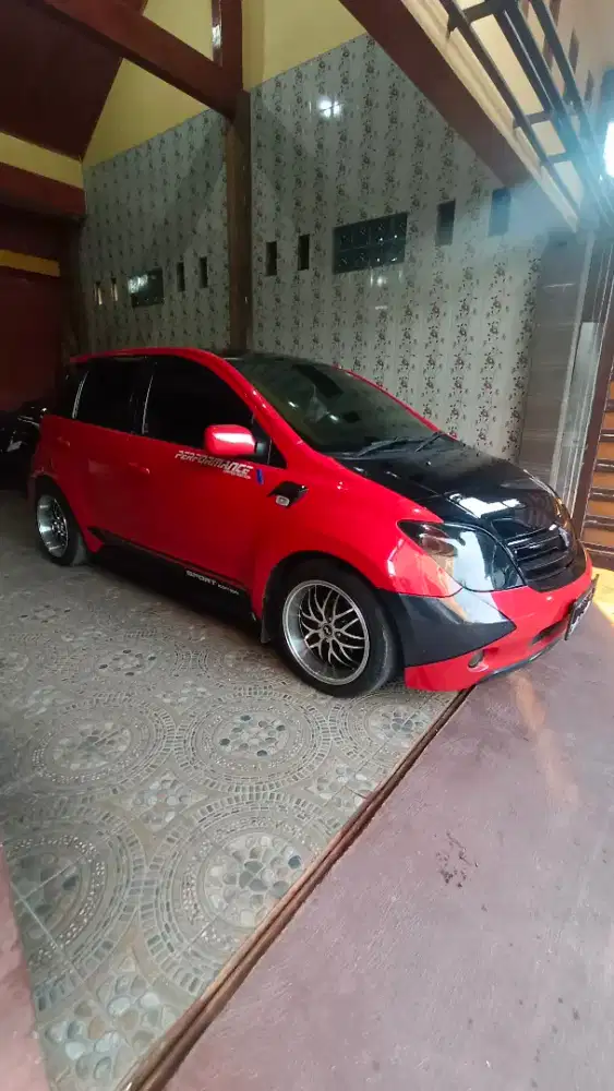 TOYOTA IST 1.3 CBU AT TYPE TERTINGGI AC, AUDIO PW PS BODI MULUS
