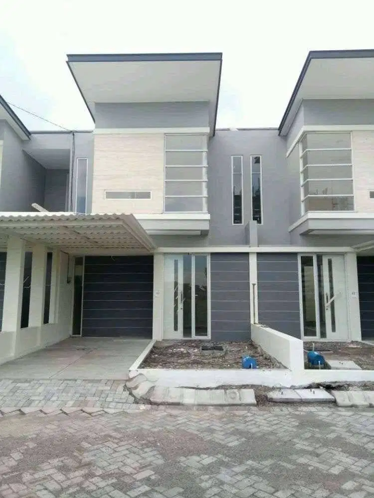 Di Sewakan Rumah 2 Lantai Mewah di Green Garden Regency Gresik