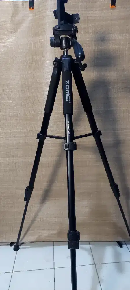 Tripod zomei Q188 plus holder Hp