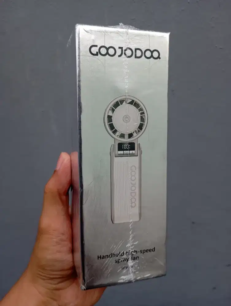 Kipas portable goojodoq water spray