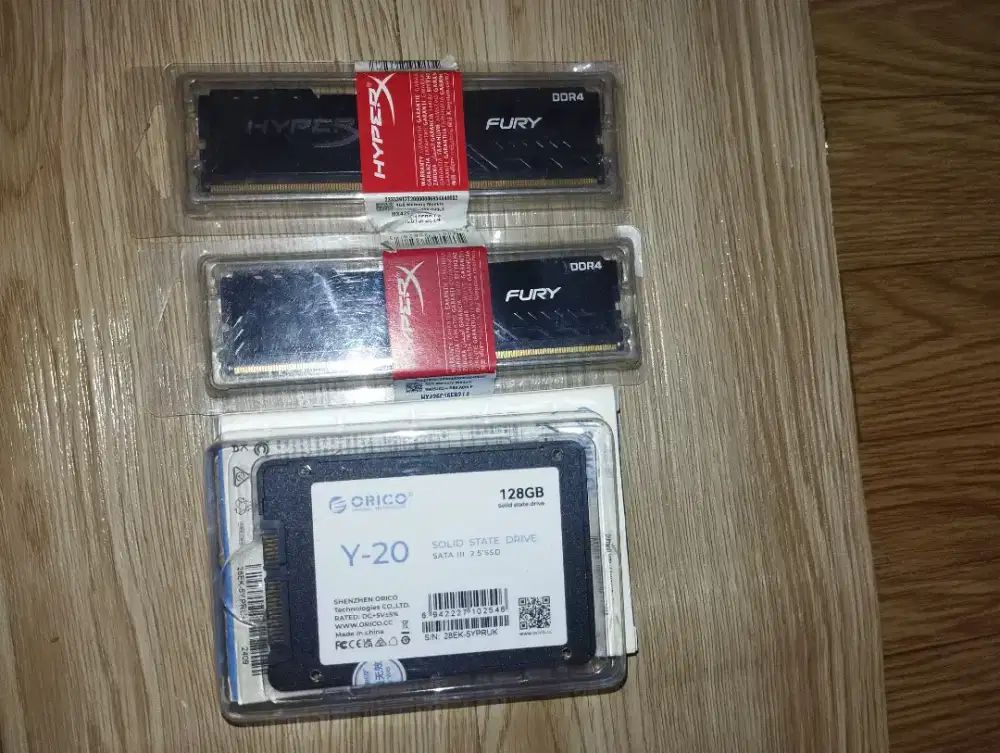 SSD ORICO Y - 20 128 GB & NEW RAM KINGSTON HYPERX FURY DDR 4 4GB
