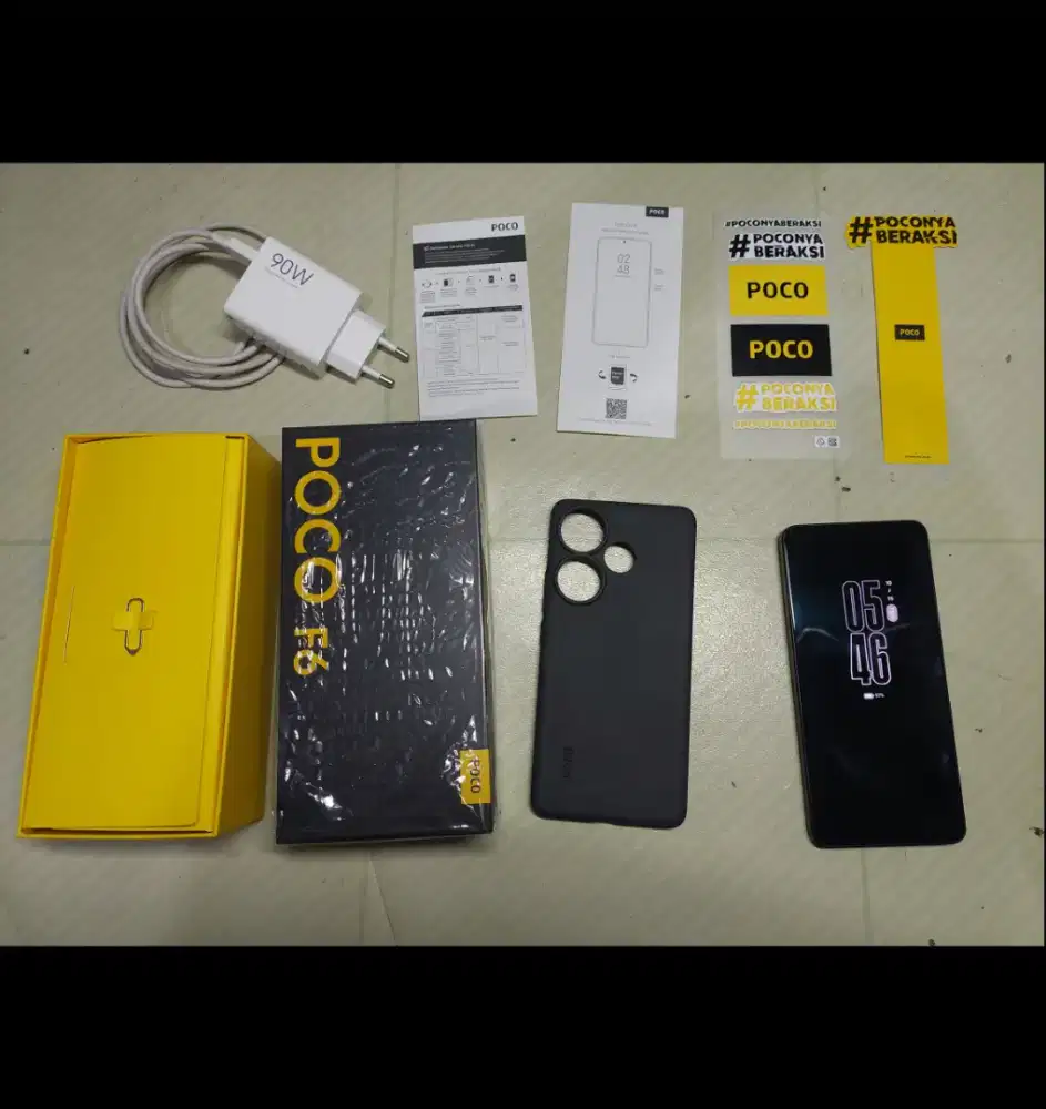 Smartphone Poco F6 12/512GB warna hitam