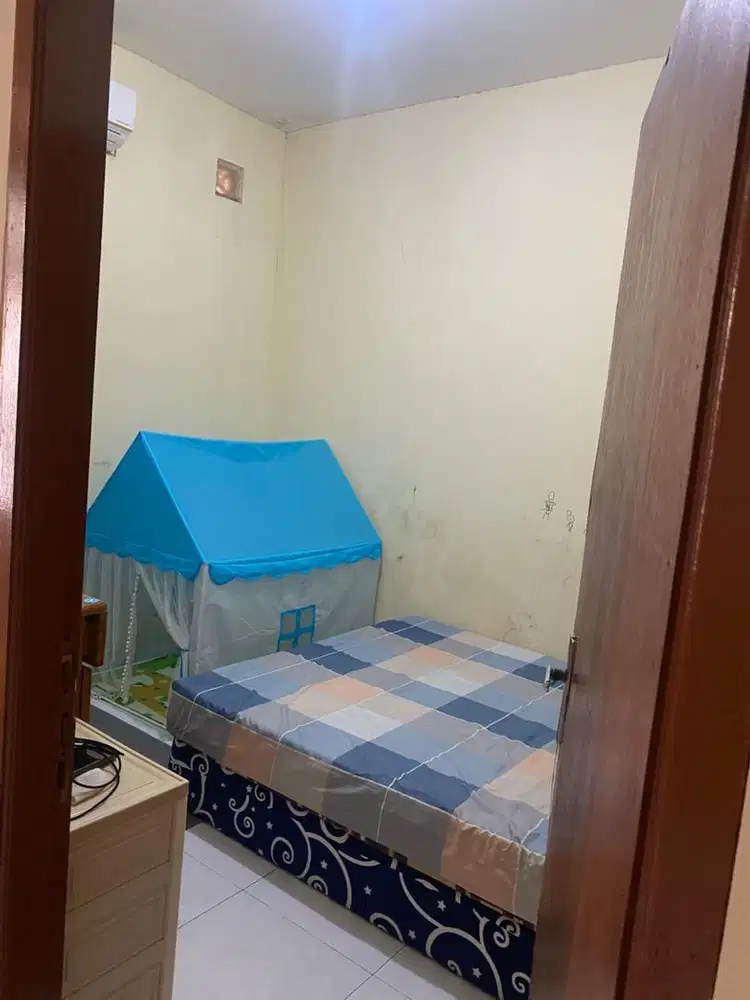 Tenda anak biru