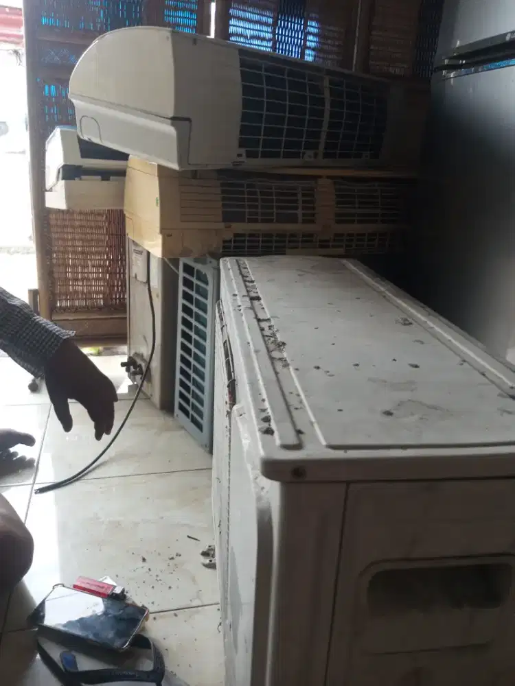 Menerima jual beli AC bekas borong atau satuan