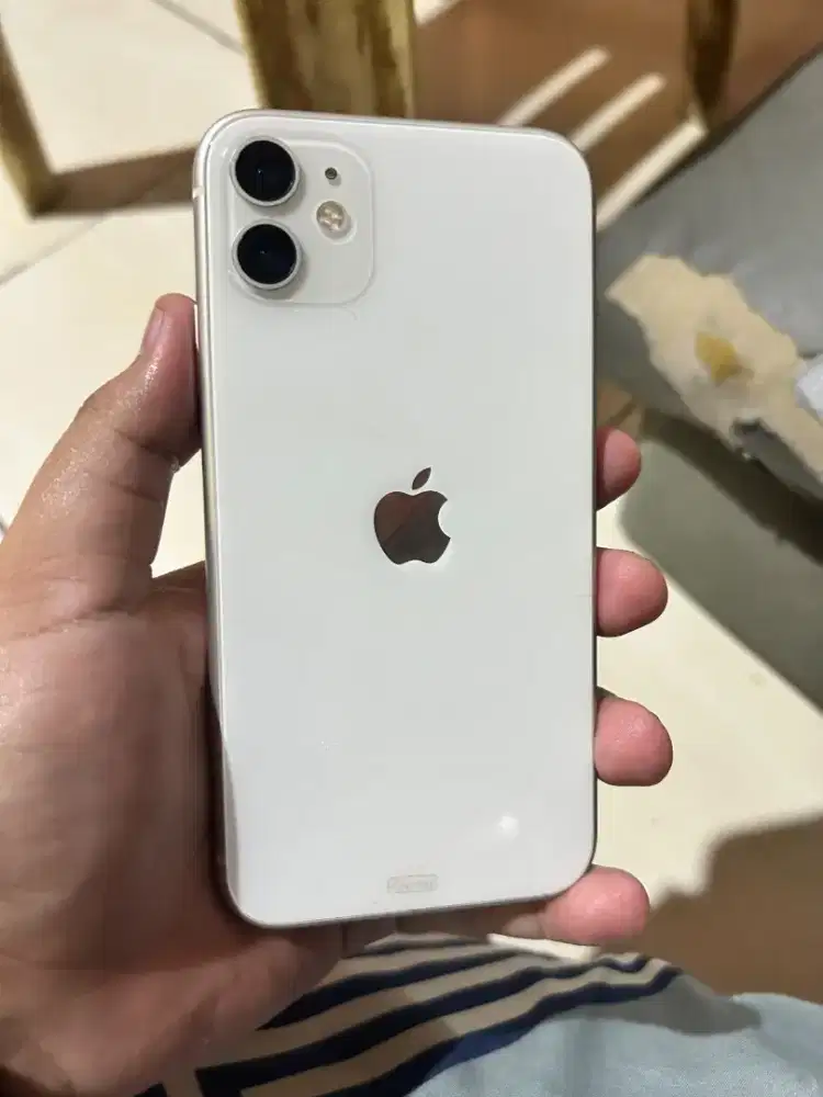 iPhone 11 64GB iBox