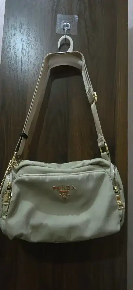 PRADA CANTIK WARNA CREAM