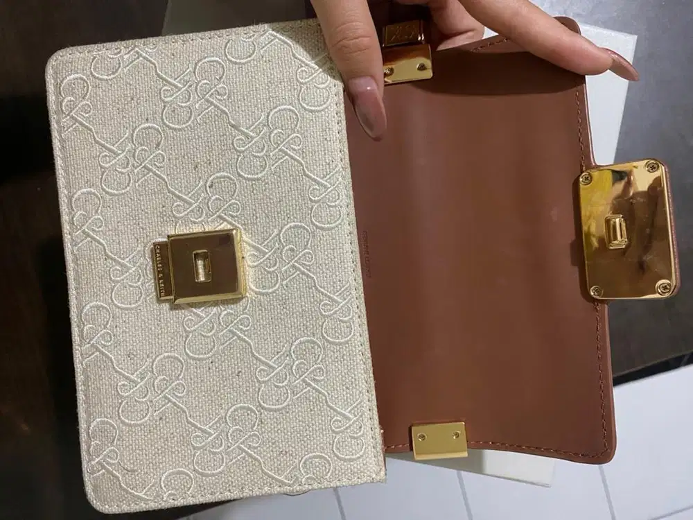 Di jual tas C&K baru 2 bali pakai
