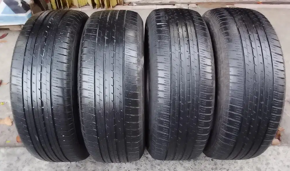 Dijual. 4pc ban 235/60 18 bridgestone