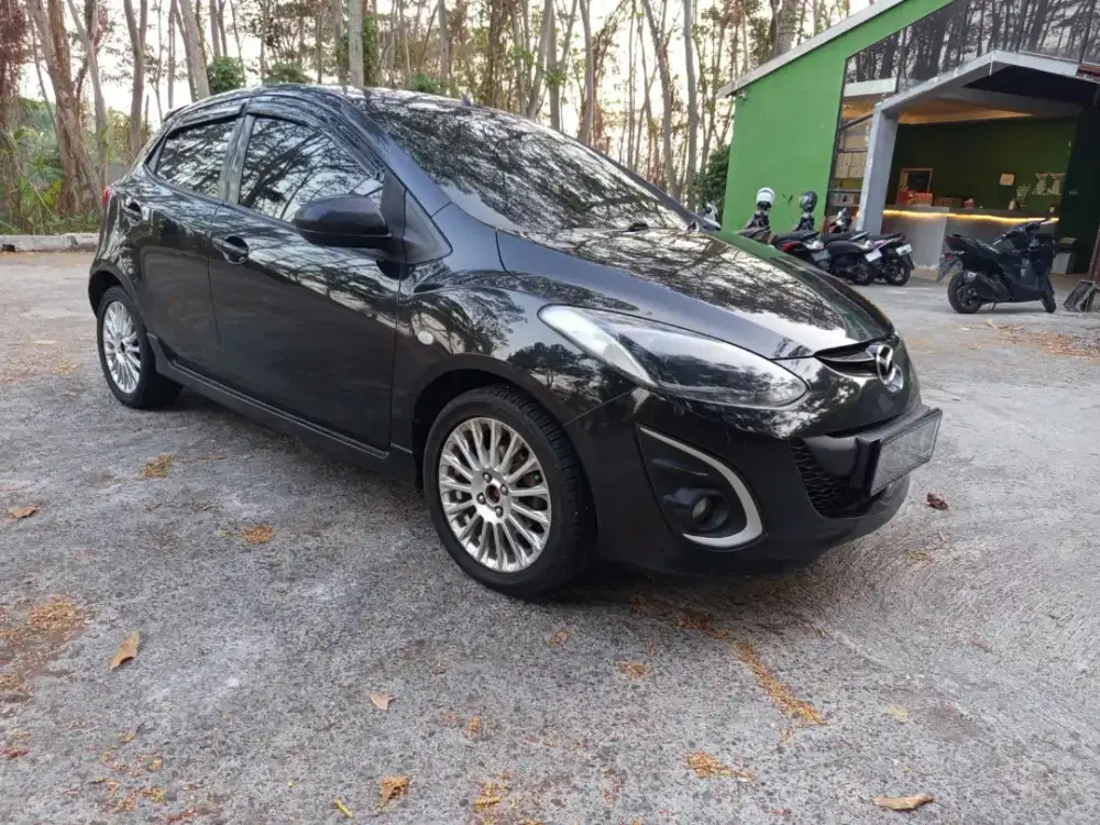 Mazda 2 R 1.5 th 2010 automatic