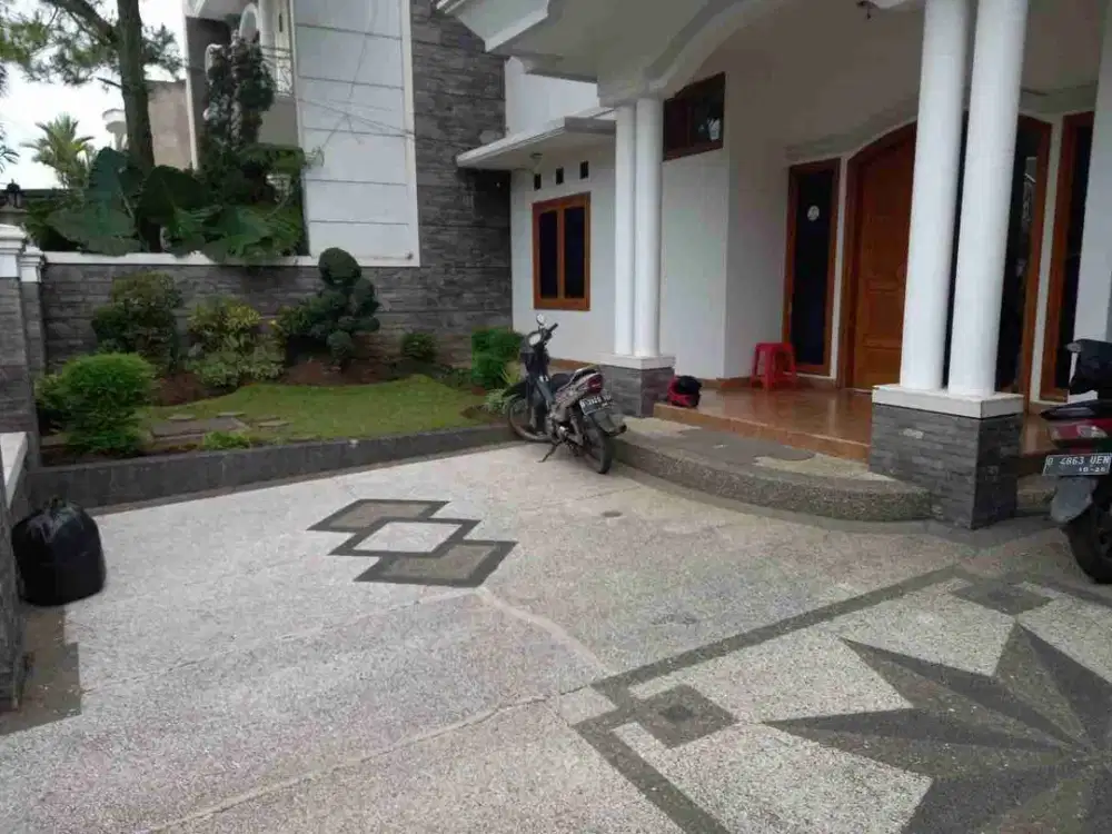 Dijual Rumah Mewah Area Strategis di Mekarwangi Singgasana  Kota Bandung
