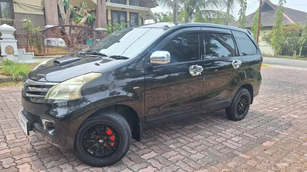 Low KM Toyota Avanza 1.3 G Bensin-MT 2013 KTLN