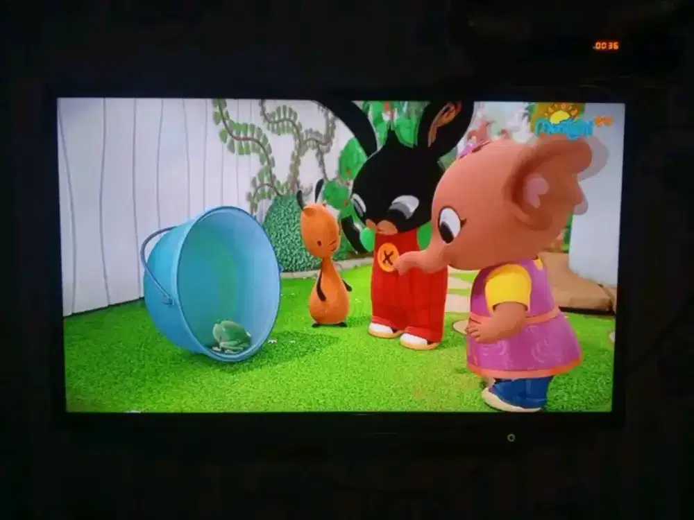 Tv LED 32 normal + setop box dan remot,tinggal pake aja