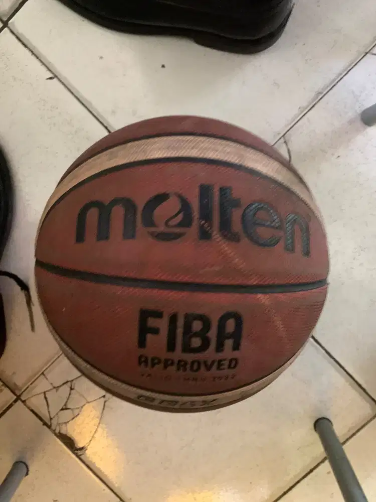 BasketBall orange with strips white brand molten FIBA