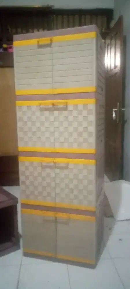 Lemari 4pintu preloved