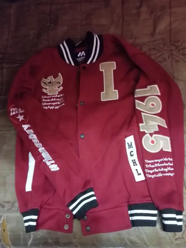 Jaket varsity timnas indonesia