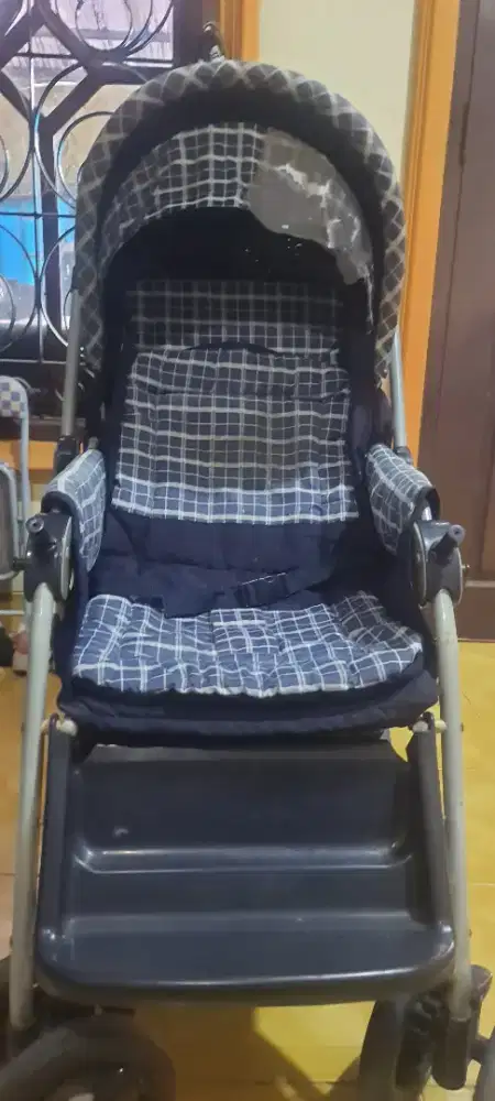 Stroller kuat dan rodanya msh lancar