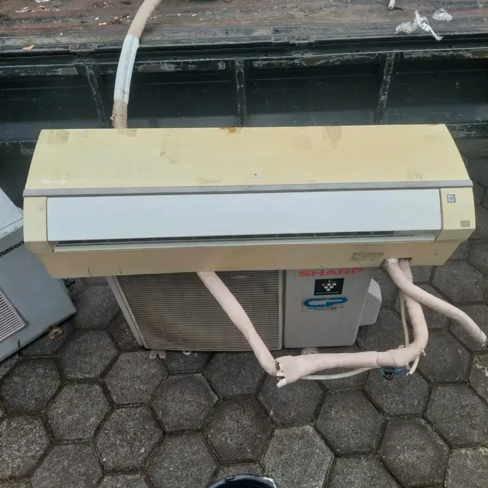 AC sharp 2pk kondisi normal