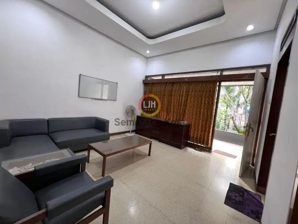 rumah karangwulan barat hadap timur
