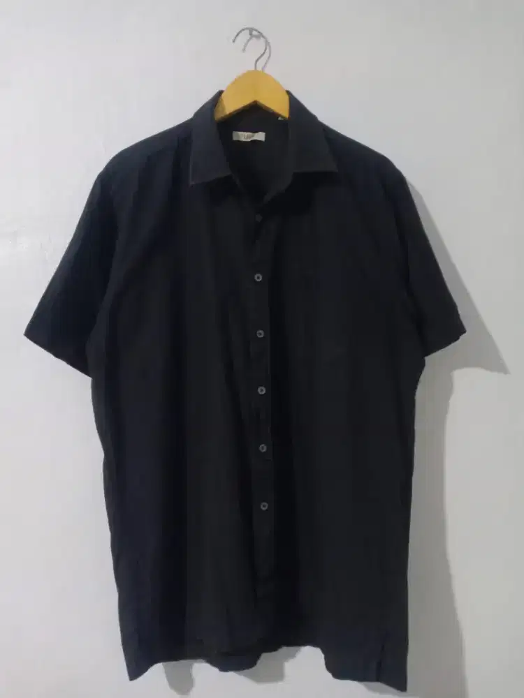 Kemeja Hitam Burberry Size XL