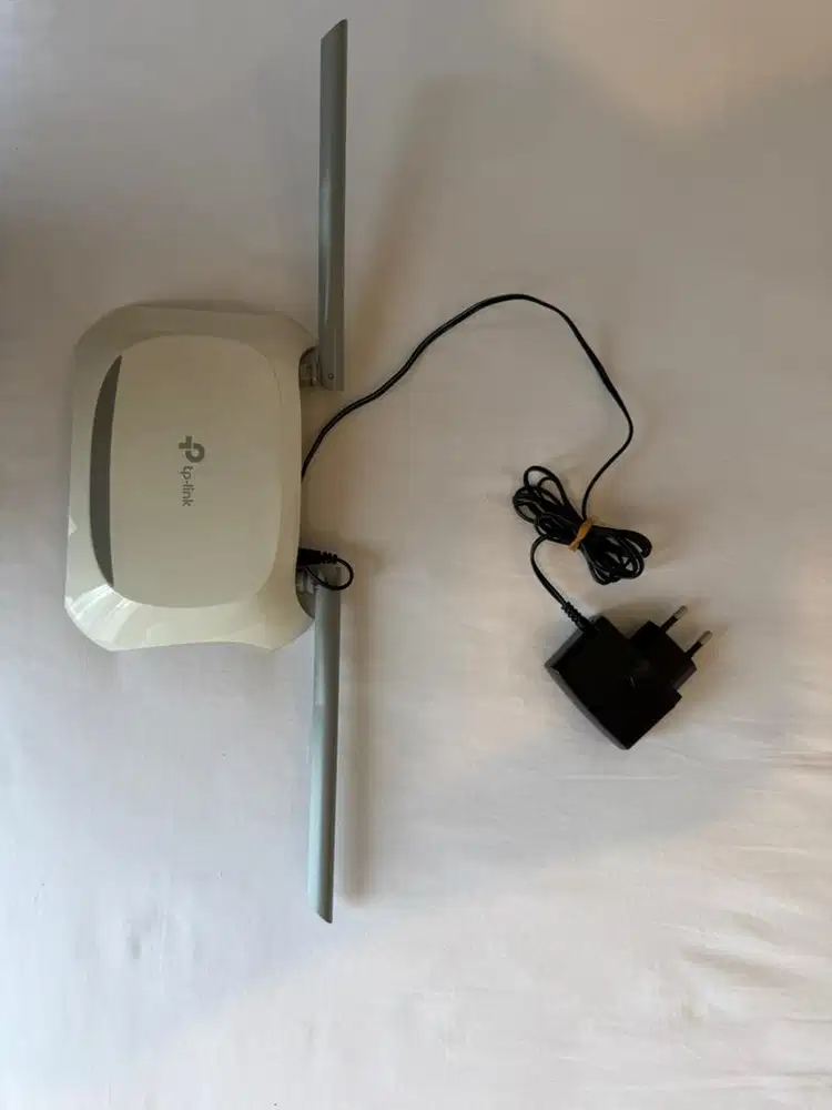 Router WiFi TP-Link 2 Antena Bekas Normal + Adaptor Original