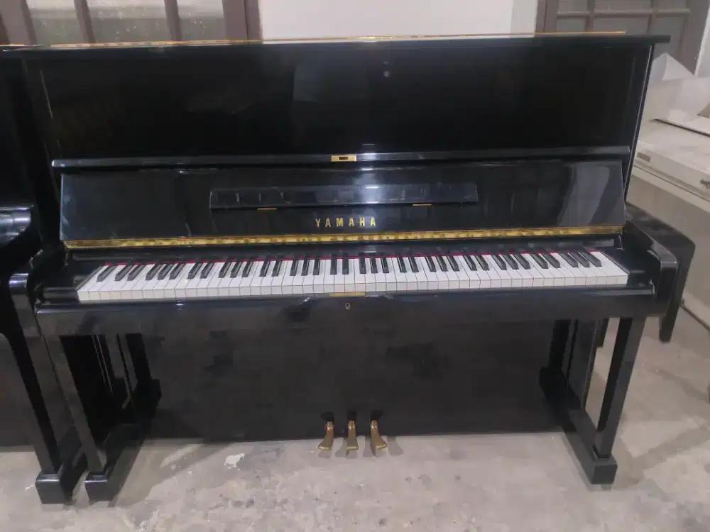 Piano upright Yamaha U1-E