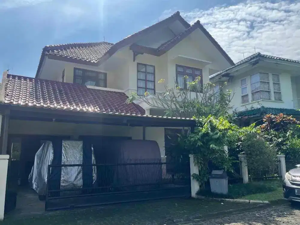 Rumah Asri 2 lt Siap Huni, Lokasi Depan Taman dan Dekat Sekolah Juga Akses Tol Bogor