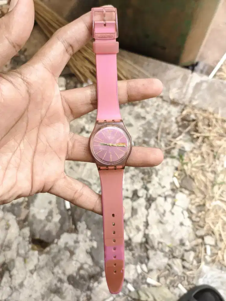 Swatch Sneaky Peaky .