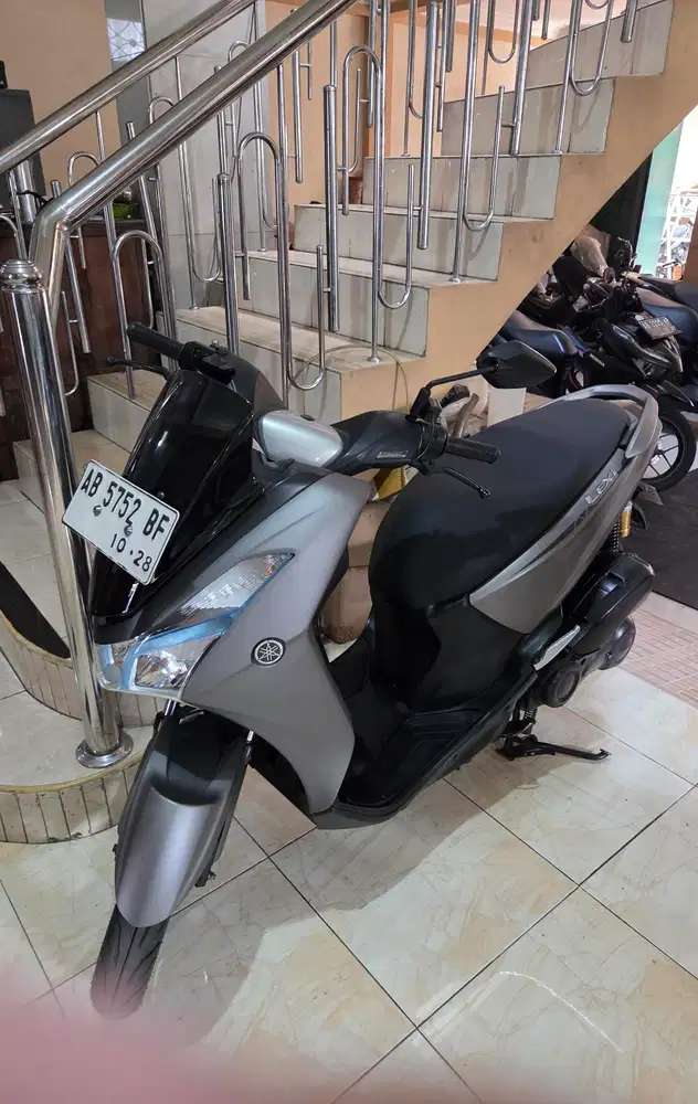 Lexi 125 keyless abu abu 2018 gbm kredit // tunai