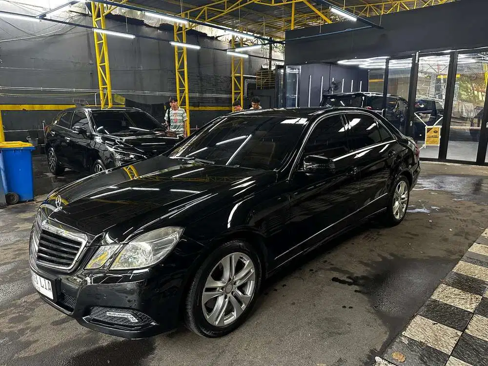 Mercedes-Benz E250 2010 Bensin