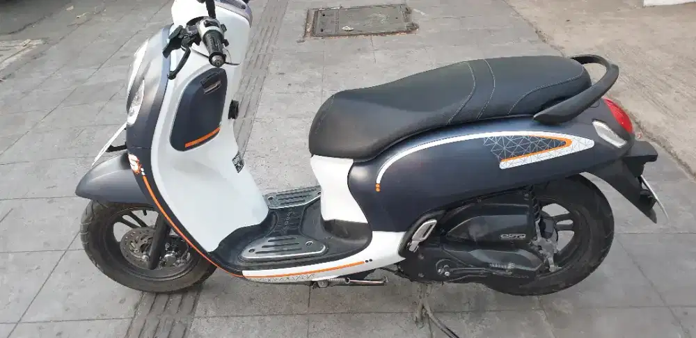 Scoopy Fhasion th 2023 istimew km 20 rb pjk baru