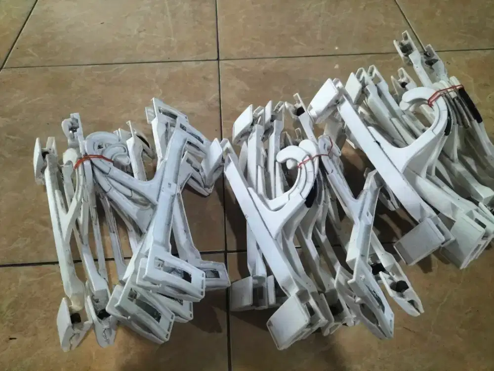 Hanger jepit celana