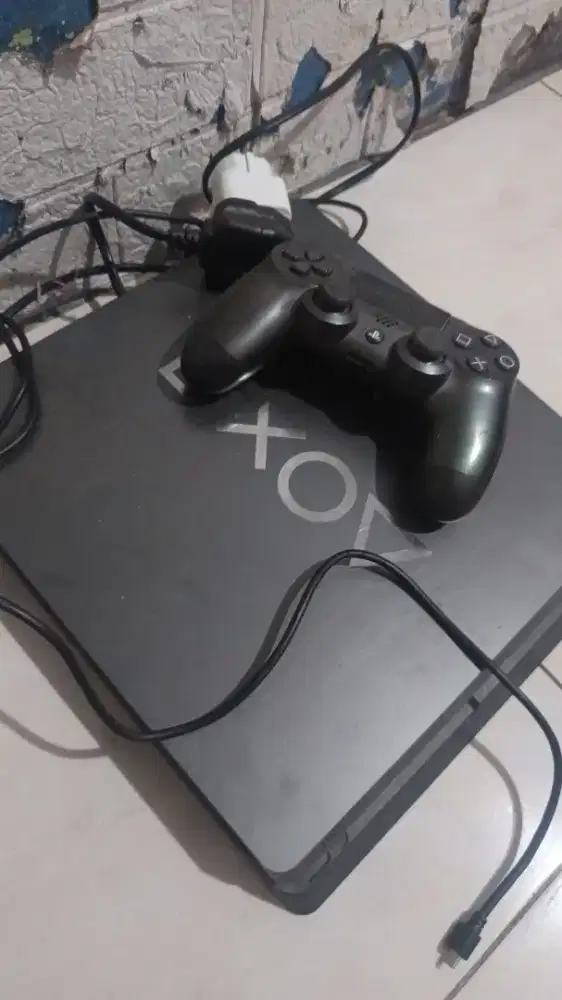 Di jual PS 4 limited edition warna abu
