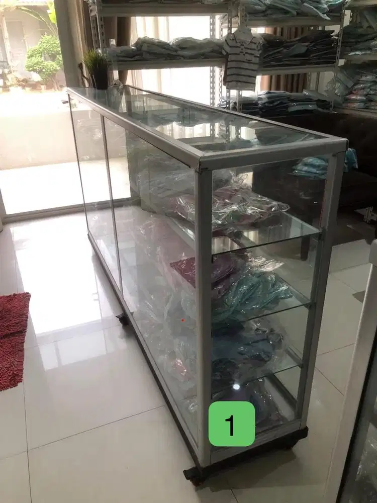 Etalase second dijual murah