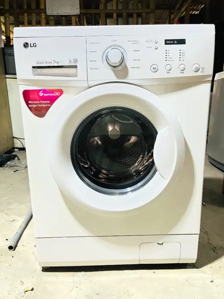 Mesin cuci front loading LG 7 kg