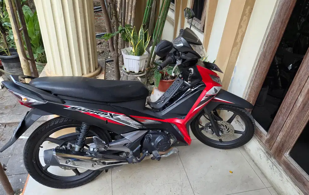 Supra 125 cw fi 2021 hitam merah Gbm kredit // tunai