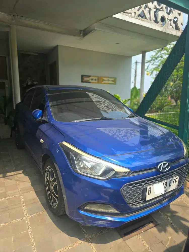 Jual Hyundai i20 AT Biru Metalik