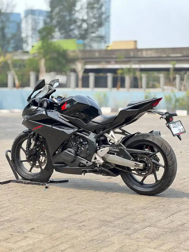 HONDA NEW CBR250RR NON ABS BLACK FREEDOM 2020 KM LOW PAJAK ON SUPERB