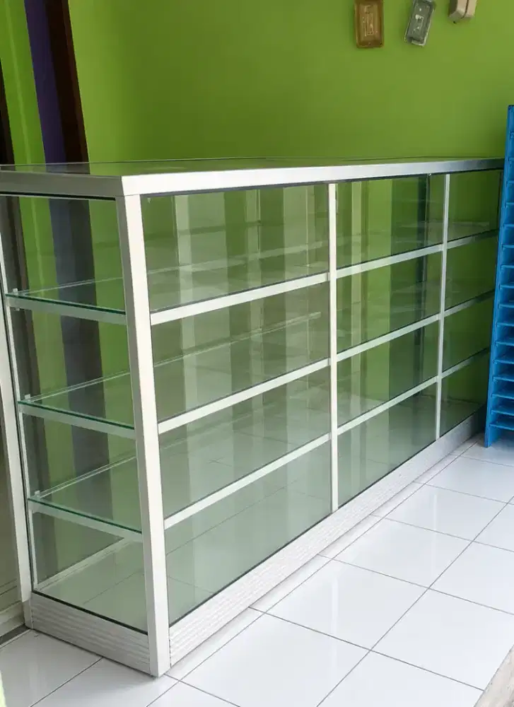 Etalase kaca panjang 2 Meter