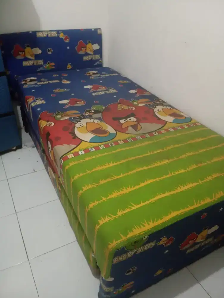 Tempat tidur anak 2 tingkat