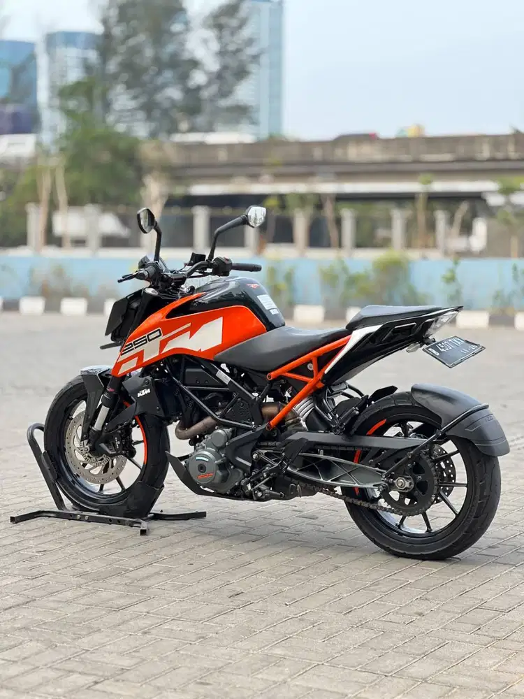 KTM DUKE 250 ABS ORANGE 2019 KM RENDAH PAJAK HIDUP SUPER MULUS