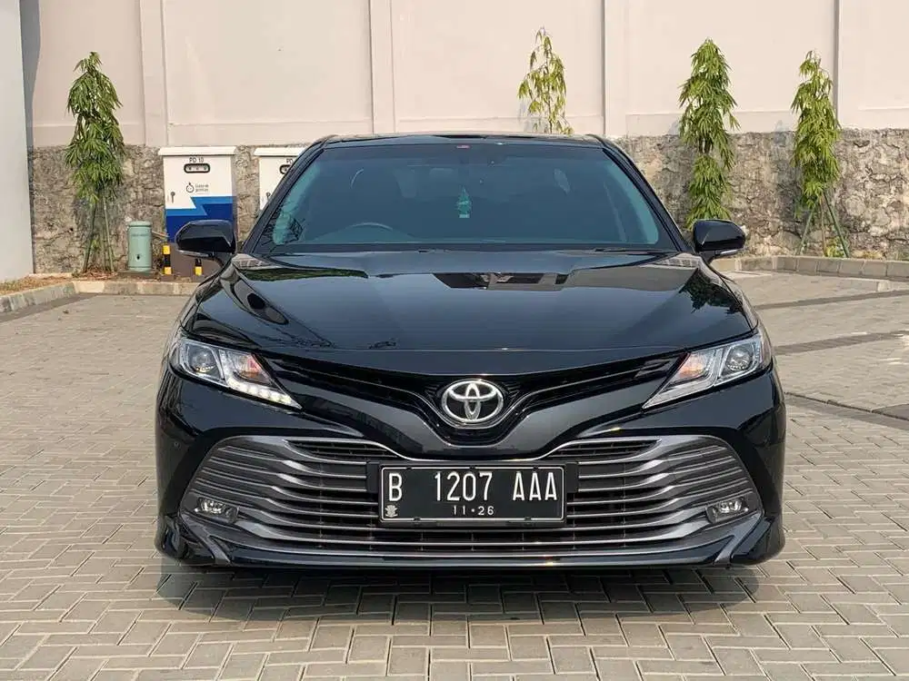 TOYOTA CAMRY 2.5 V BENSIN AT 2021 - SIAP PAKAI & LOW KM
