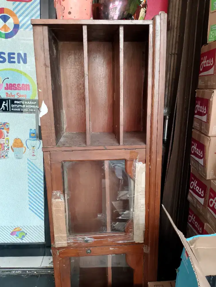 lemari rak kayu