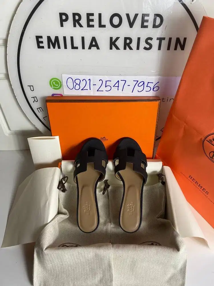 Preloved 2022 Oasis epsom Sandals Black Authentic