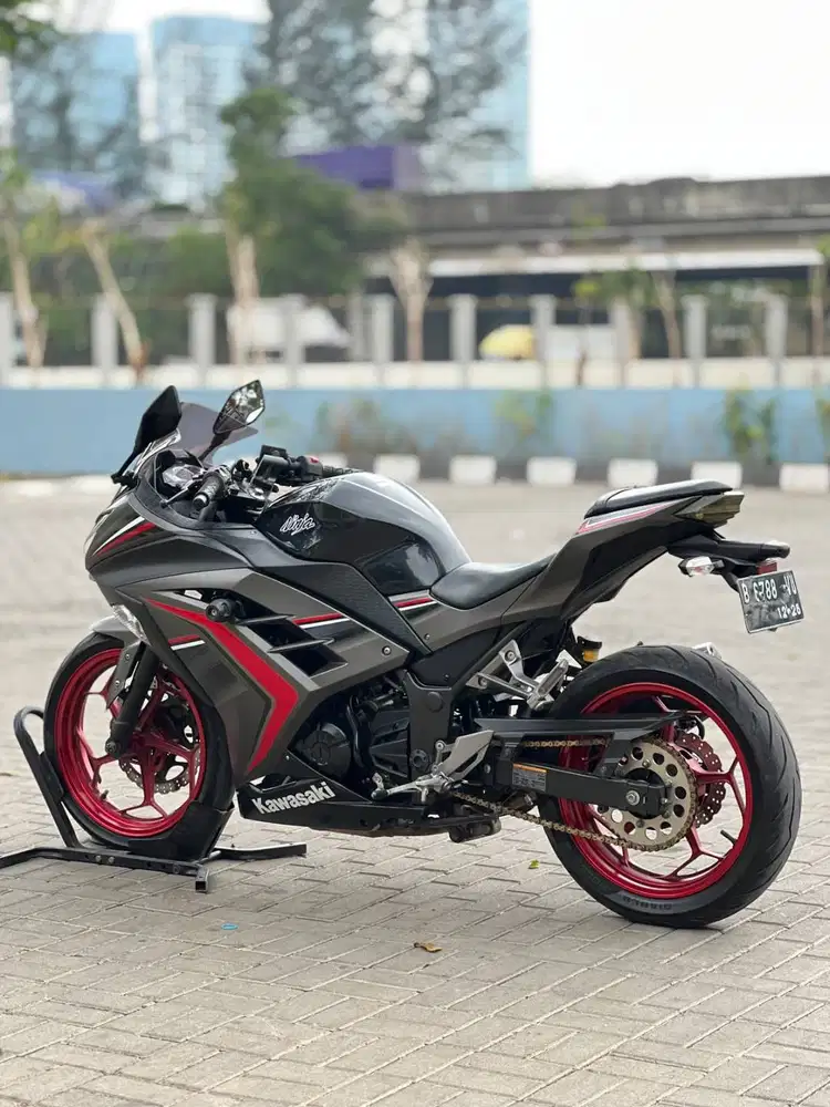 KAWASAKI NINJA 250 FI OLD ABS LTD GREY 2016 KM LOW PAJAK ON LIKE NEW